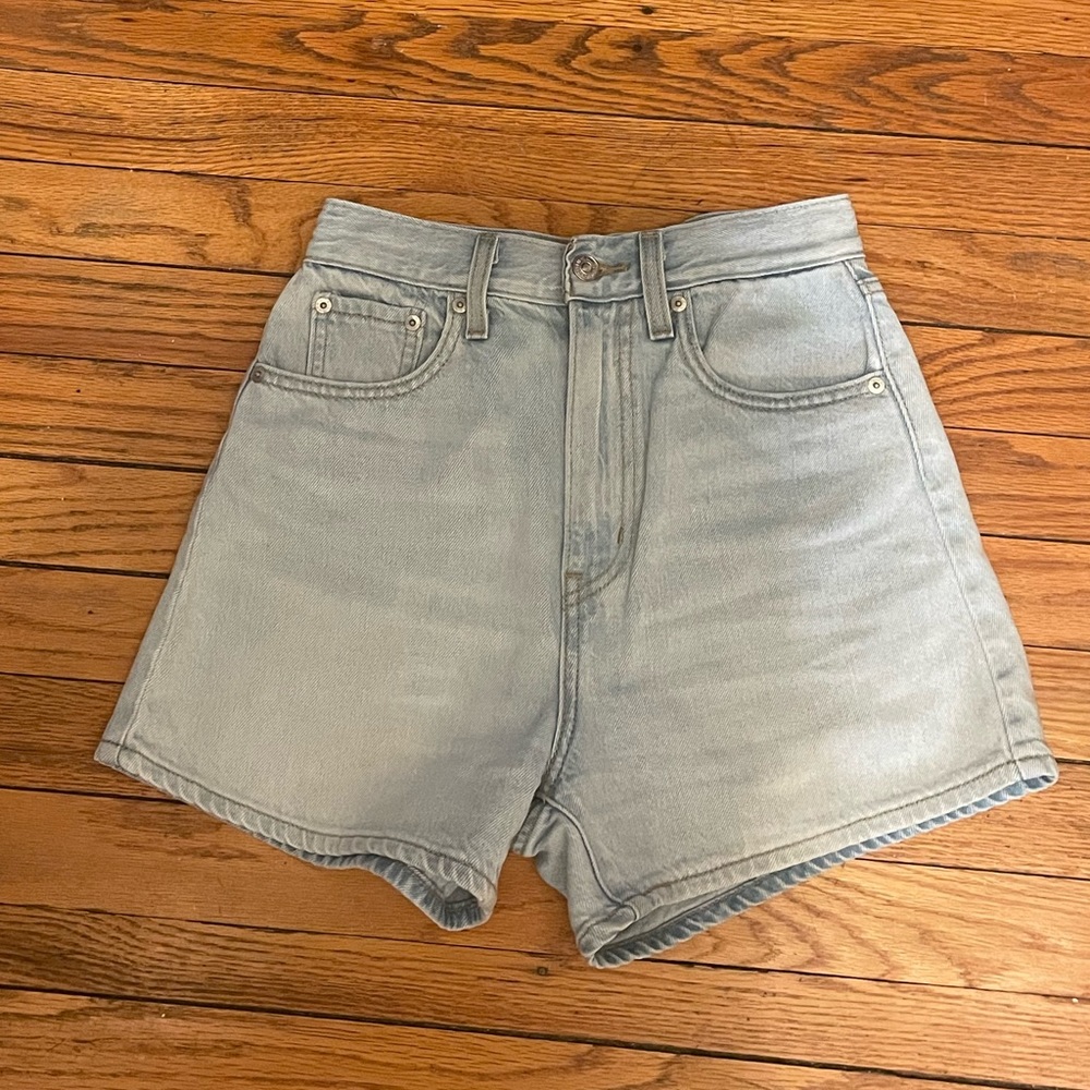 Levi’s High Loose Short